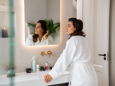 Je haar verdwijnt niet alleen: wat haarverlies met je zelfvertrouwen kan doen