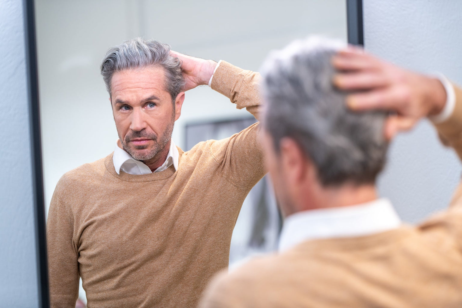 Kun je grijs haar krijgen door stress?